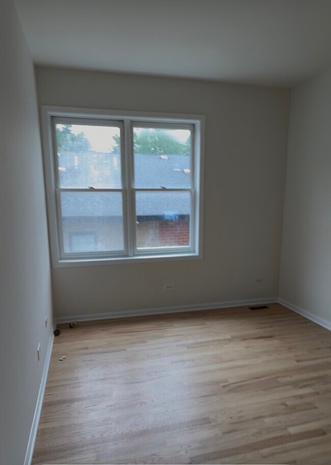 Foto del edificio - 1343 N Leavitt St