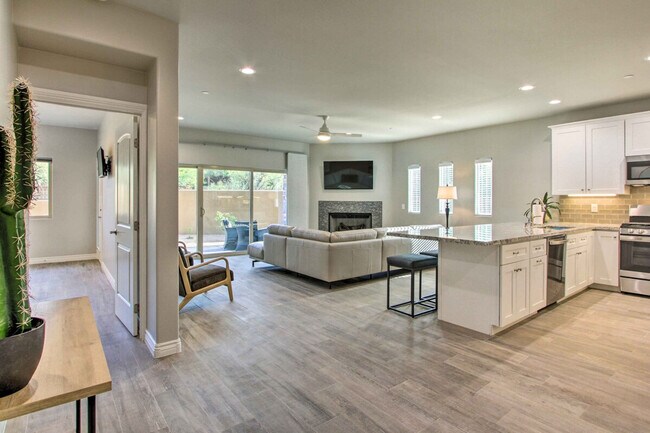 Foto del edificio - 6145 E Cave Creek Rd