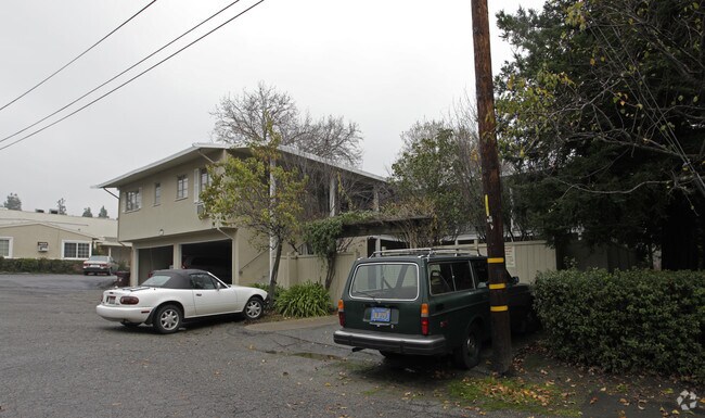 Building Photo - 3626 Bickerstaff Rd