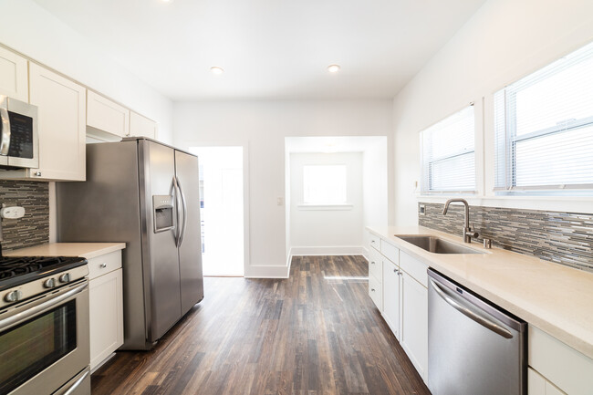 Building Photo - 321 Heliotrope Dr