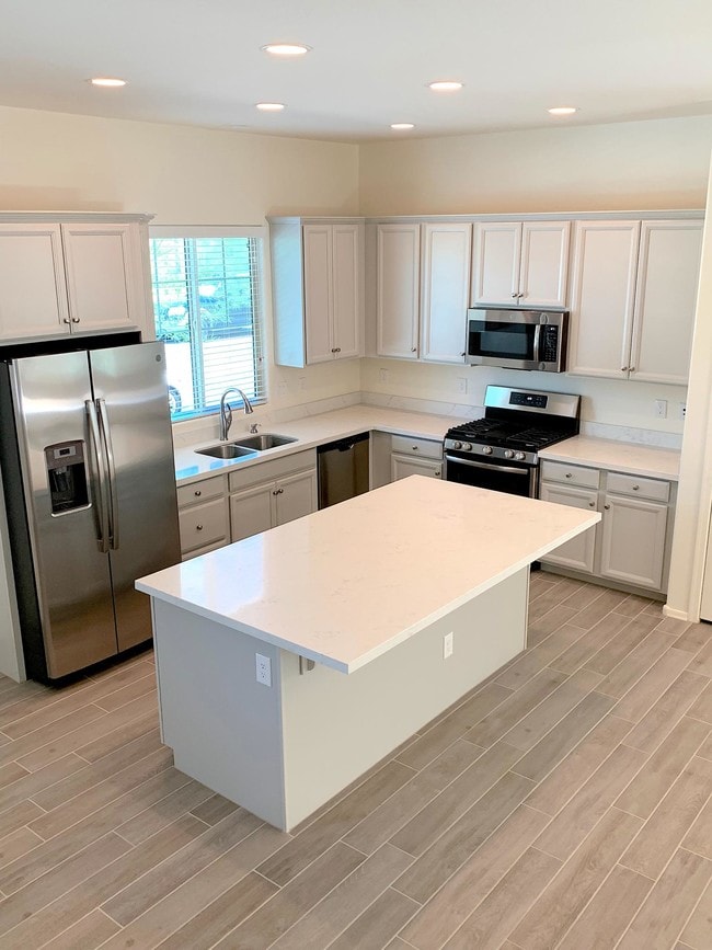 GORGEOUS Kitchen! Quartz, Gas Range - 2548 N 149th Ave