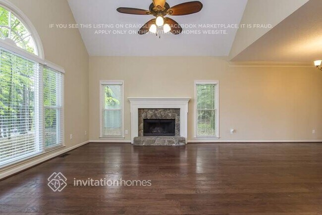 Foto del edificio - 918 Feather Creek Ln