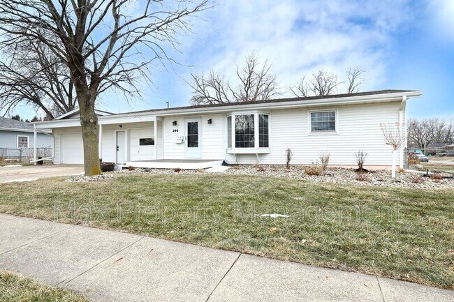 Building Photo - 206 SW Flynn Dr