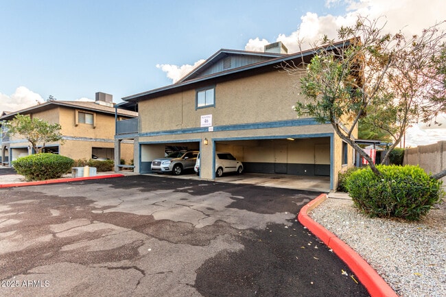 Building Photo - 286 W Palomino Dr