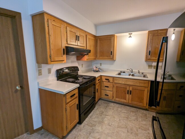 Foto del edificio - 3349 S 113th St