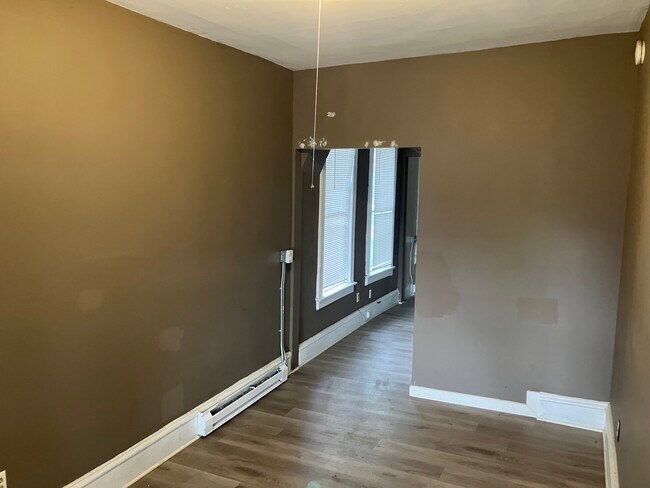 Building Photo - 1914 E 22nd St