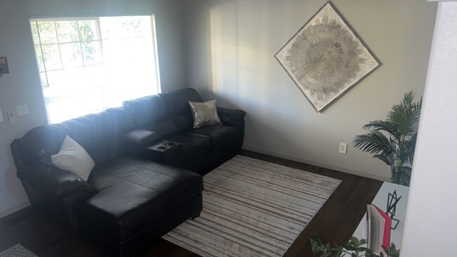 Foto del edificio - 1348 S Akron Way