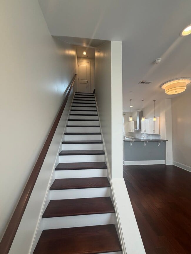 Foto del edificio - Luxury 3 Bedroom Condo in the Heart of Lawrenceville