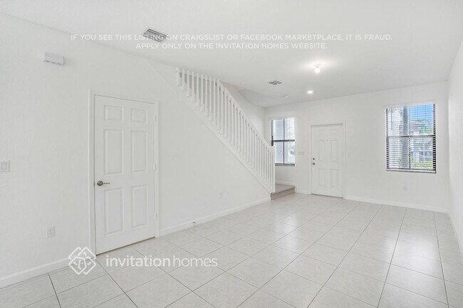 Building Photo - 2839 SW 16th Terrace