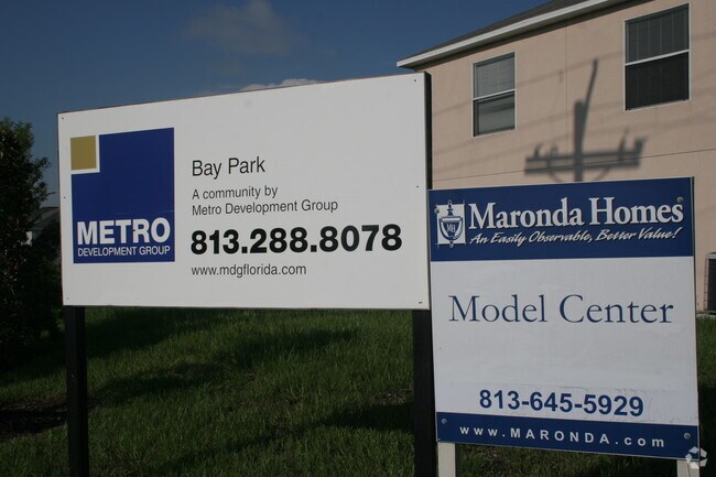 Building Photo - 910 NE 19th Ave