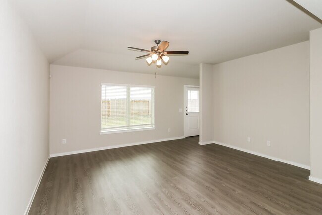 Foto del edificio - 17335 Ridge Dr