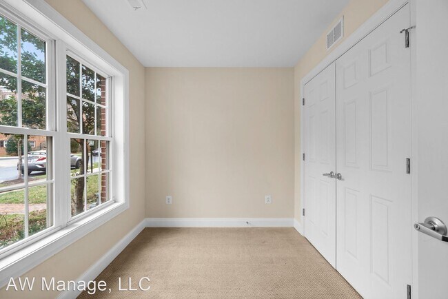 Building Photo - 3 br, 2.5 bath House - 542 Whetstone Glen St