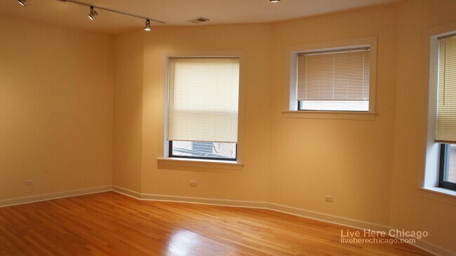 Foto del edificio - 4715 N Sheridan Rd