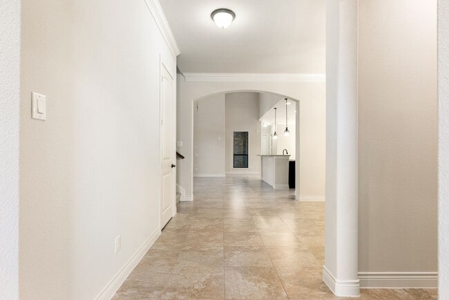 Foto del edificio - 32 Evangeline Blvd