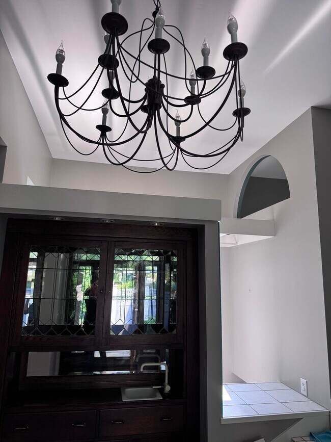 Foto del edificio - Historical Duplex - Spacious 3 Bedroom, 2....