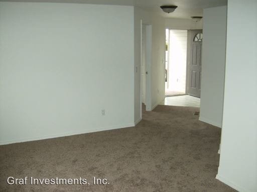 Building Photo - 600 Cherry Ln