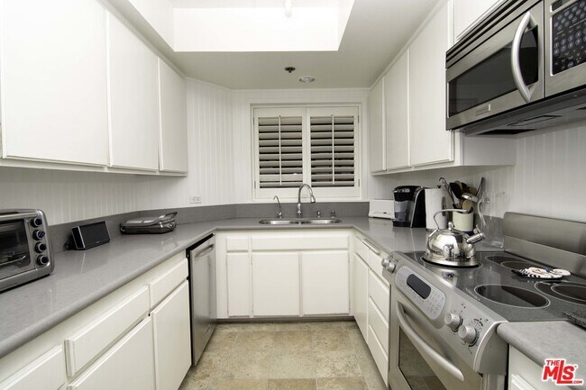 Foto del edificio - 2960 Neilson Way