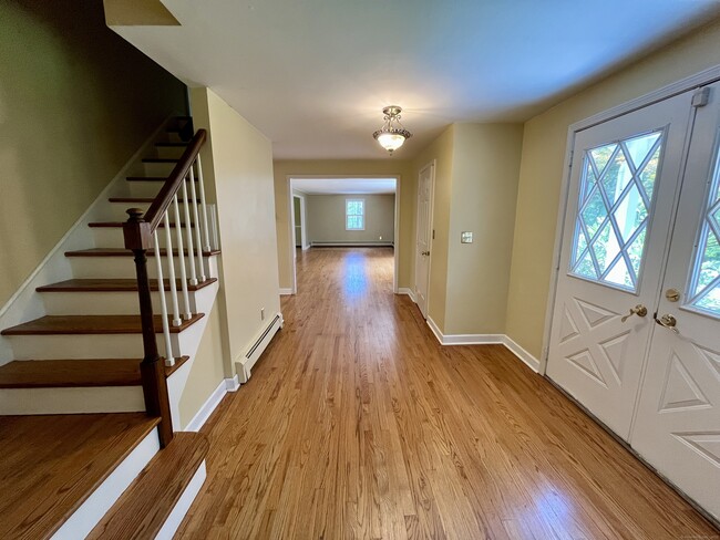 Building Photo - 25 Jade Tree Ln