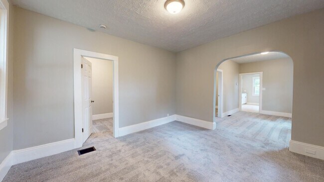 Foto del edificio - 2967-69 W.38th