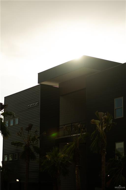 Building Photo - 18 N Ware Rd