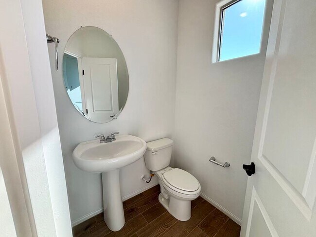 Building Photo - Brand new construction, modern & spacious ...