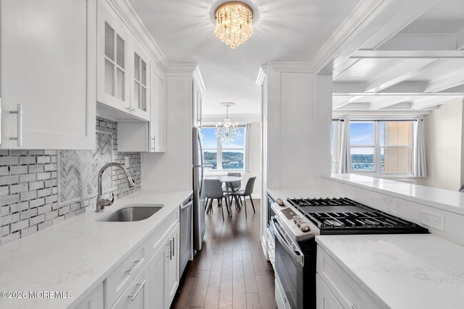 Building Photo - 28 Riverside Ave