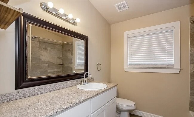 Foto del edificio - 4713 Dahlia Ln