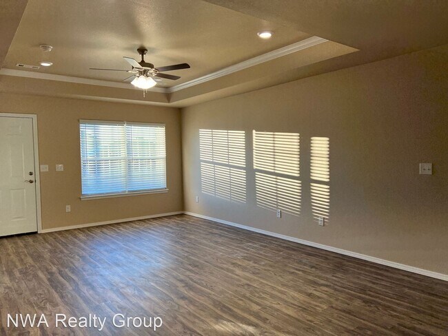 Building Photo - 4 br, 2 bath House - 817 Saddlebrook