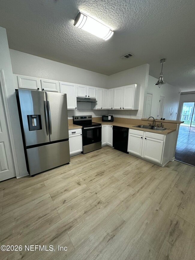 Building Photo - 271 Leese Dr