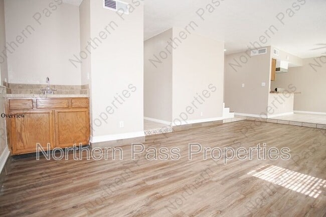 Building Photo - 1582 Bengal Dr