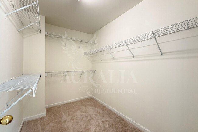 Foto del edificio - 112 Huntersville Rd