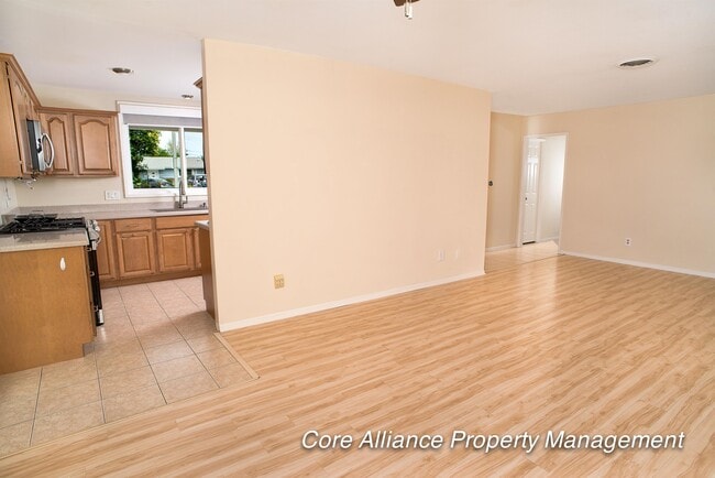 Building Photo - 6533 Cleomoore Ave