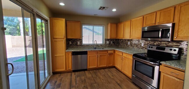Kitchen - 4167 E Sundance Ave