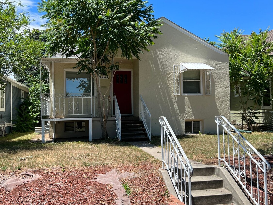 Primary Photo - Four Bed Two Bath, Two Kitchen Home Just B...