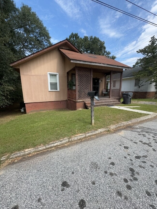 Building Photo - 321 Wilson St