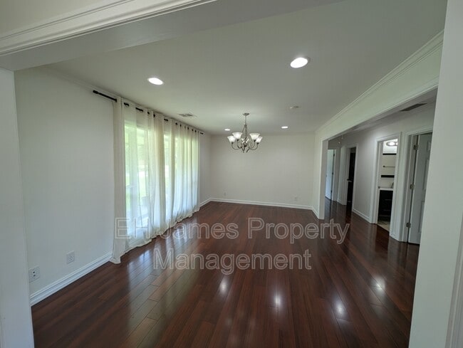 Foto del edificio - 4626 S Maplewood Ave