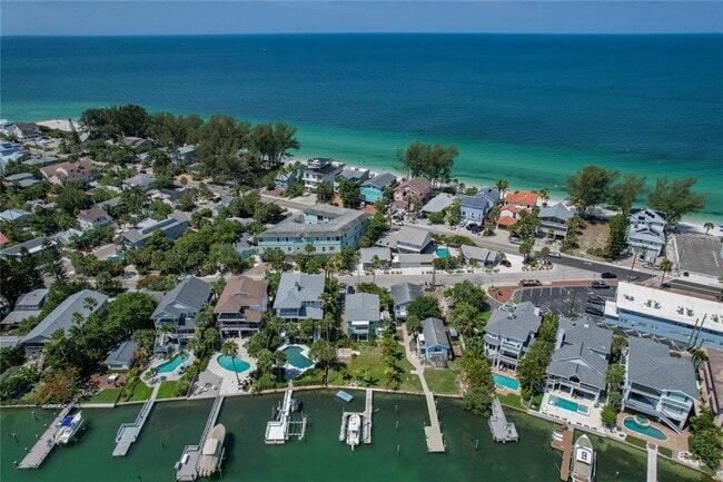 Foto del edificio - 8441 Bayshore Dr