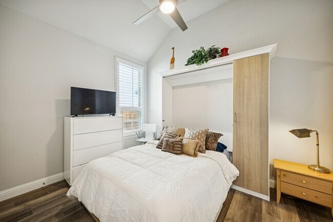 Foto del edificio - 950 Gentle Knoll Ln