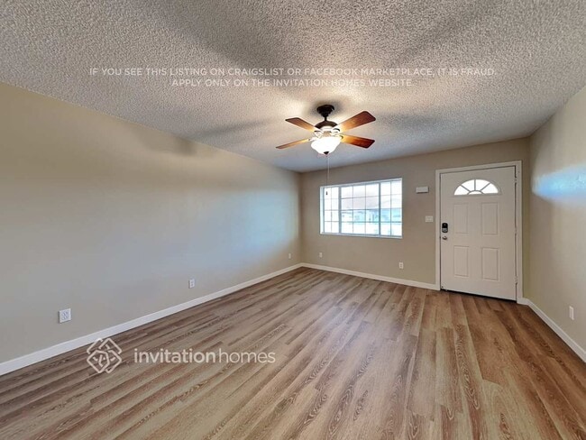 Building Photo - 687 E Del Rio St