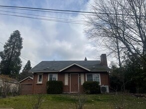 Building Photo - 1325 NW Hawthorne Ave