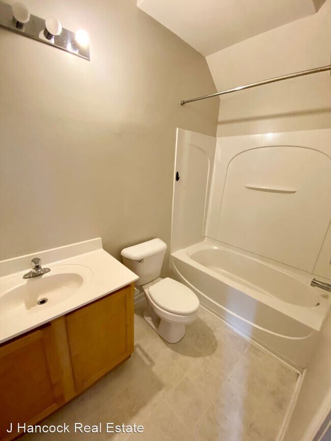Building Photo - 4 br, 2.5 bath House - 105 Crosby Ct