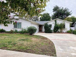 Building Photo - 23464 Sylvan St