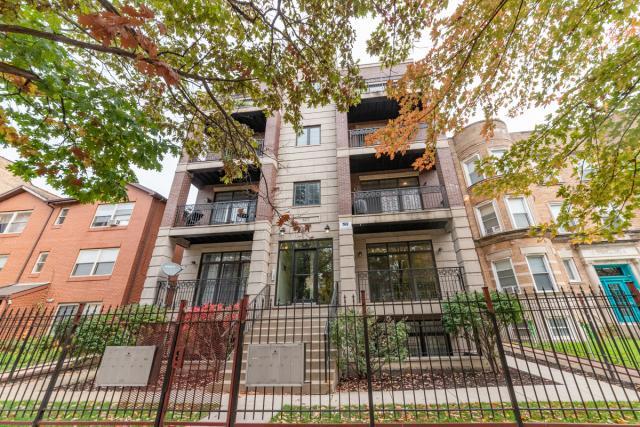 Foto principal - 3 bedroom in Chicago IL 60637