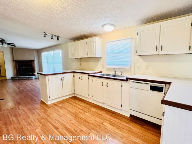 Building Photo - 4 br, 2 bath House - 1200 Post Road