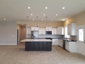 Building Photo - 7307 Heathers Way