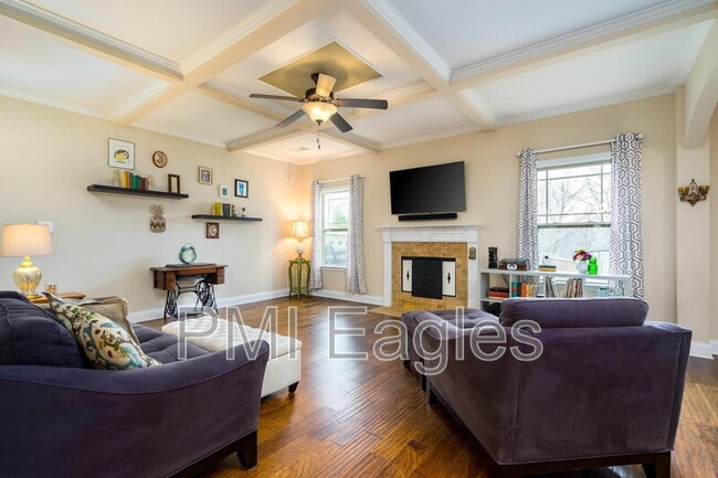 Building Photo - 2067 Bandera Dr