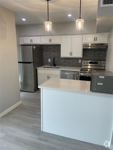 Building Photo - 4652 Matilda St