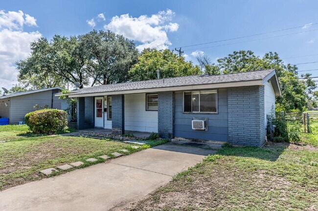 Photo - 214 Antrim Dr Apartment