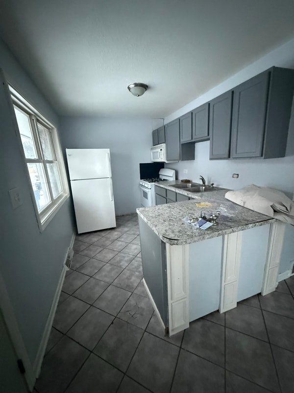 Building Photo - 328 Heath St