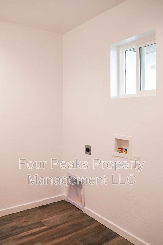 Foto del edificio - 1851 W 8th S St